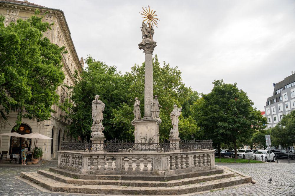 NKP Morový stĺp, Rybné nám.