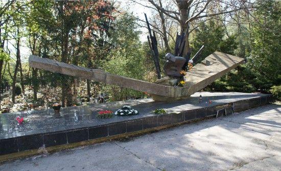 Pôvodný stav Pamätníka bojovníkom proti fašizmu, ktorí zahynuli pri Melku v koncentračnom tábore Mauthausen